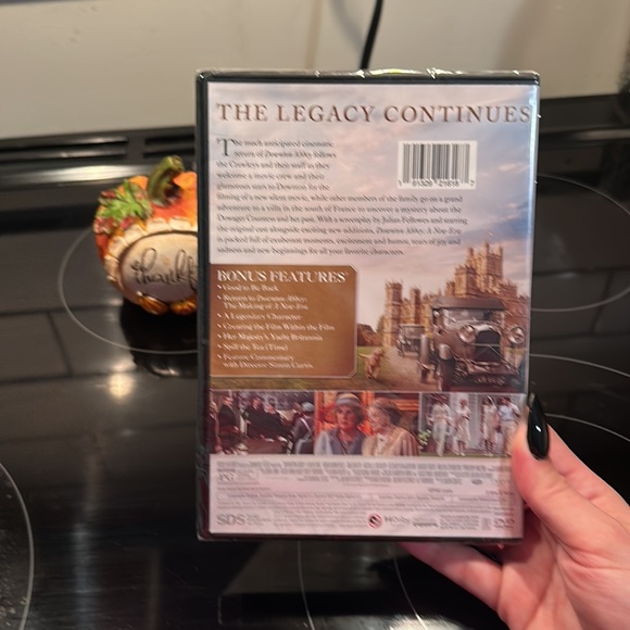 NEW IN BOX Downton Abbey: Complete Series. PLUS 2 COLLECTOR EDITION DVD. - Picture 5 of 7